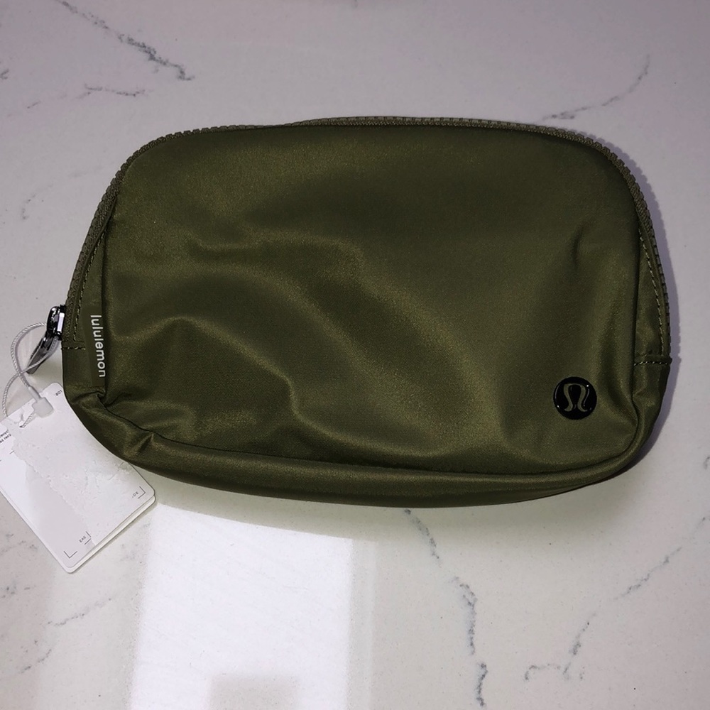 Brand new lululemon everywhere belt bag